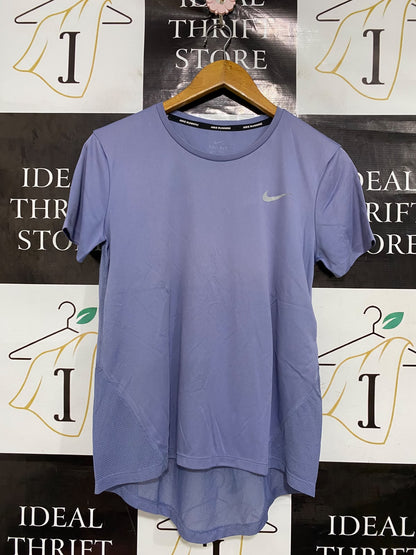 NIKE |S| BUST 18| A44| LAVENDER DRI-FIT TECHNICAL UTILITY ATHLETIC T-SHIRT