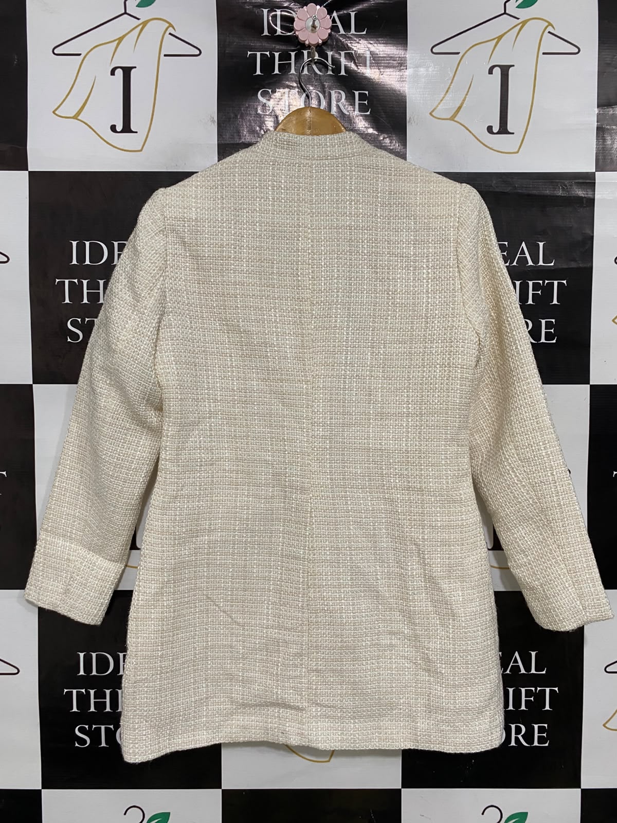DAVID EMANUEL |M| BUST 19| A44| CREAM TWEED STRUCTURED TECHNICAL UTILITY COAT