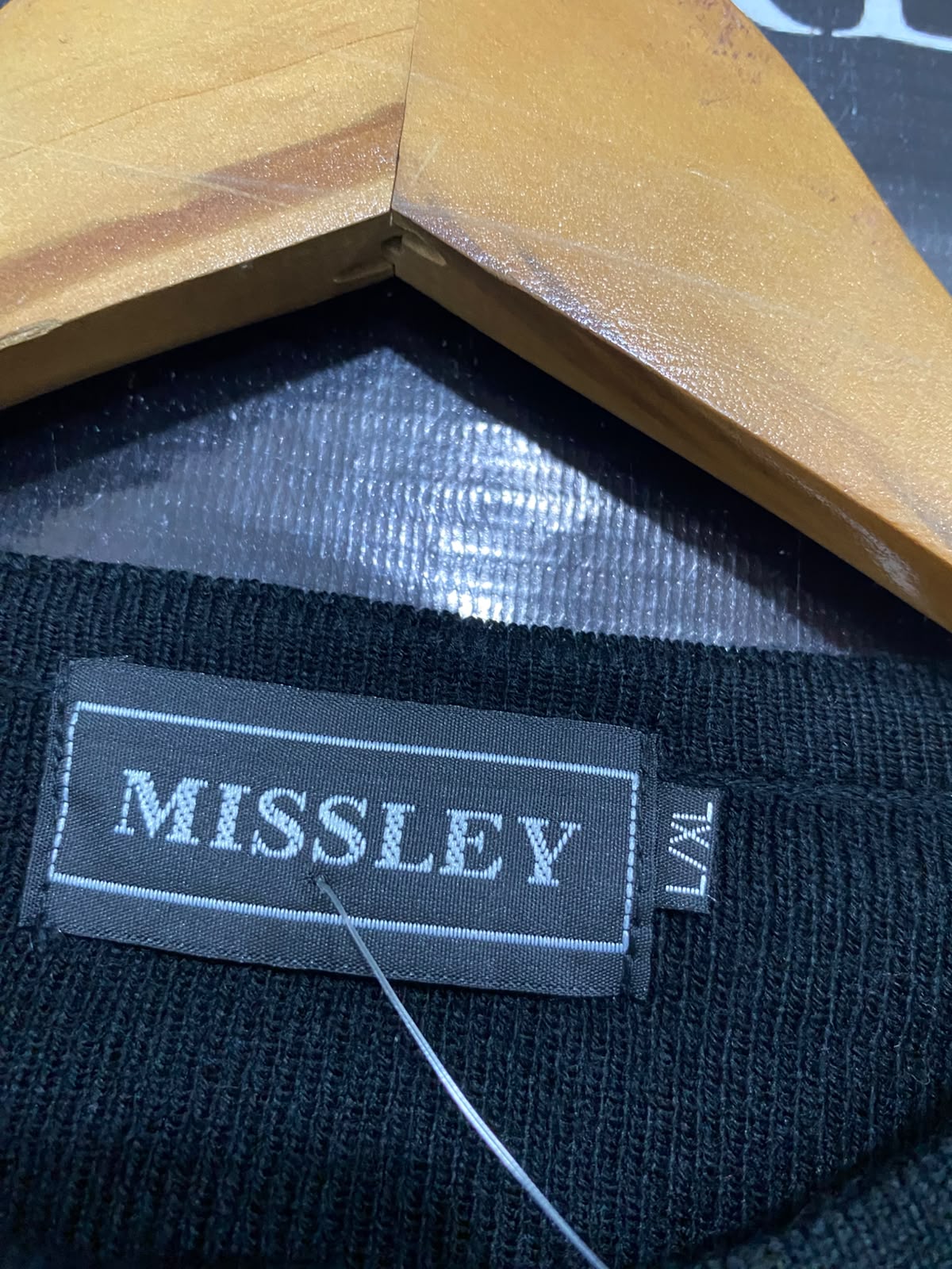 MISSLEY |L/XL| BUST 21| A44| BLACK EMBROIDERED BUTTON-DOWN TECHNICAL UTILITY CARDIGAN