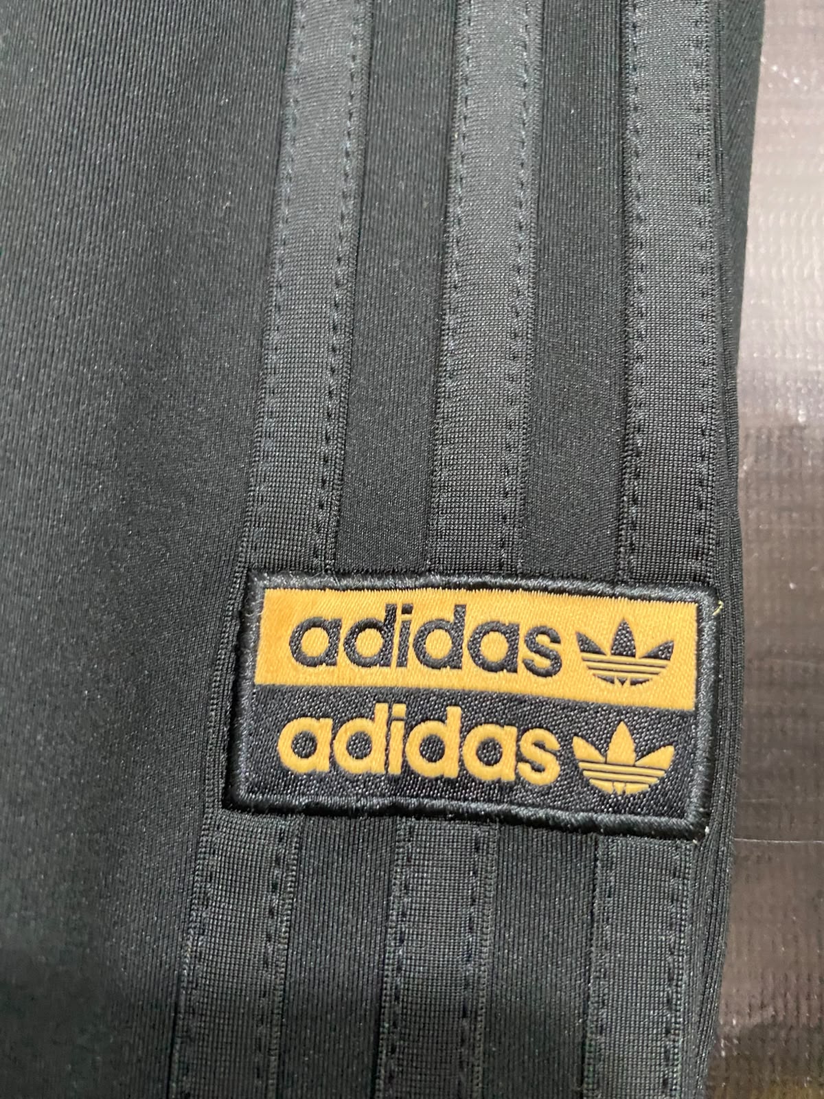 ADIDAS |XS| WAIST 24| A44| BLACK THREE-STRIPE TECHNICAL UTILITY LEGGINGS