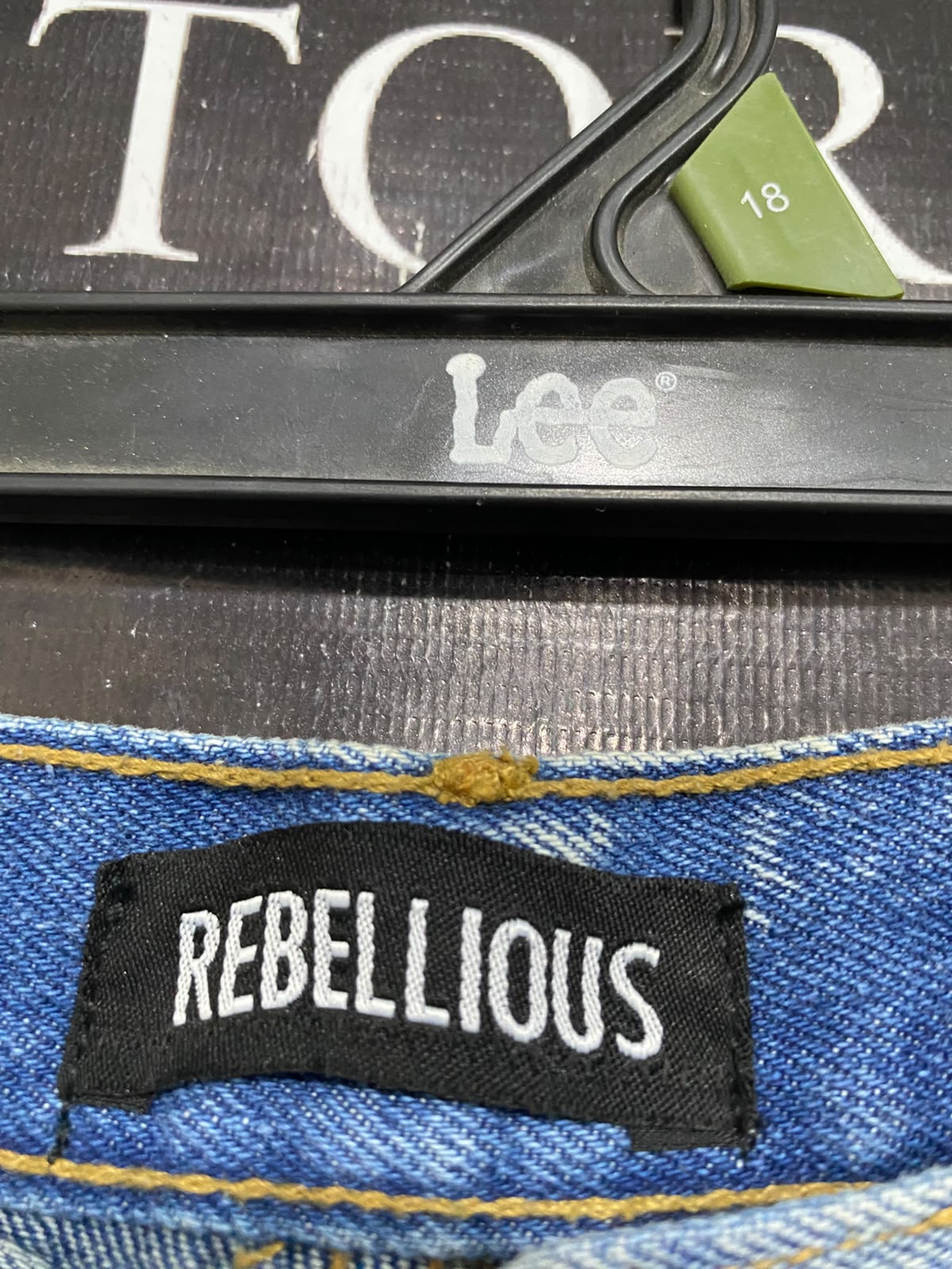 REBELLIOUS |S| WAIST 26| A44| LIGHT WASH SPLIT-HEM TECHNICAL UTILITY DENIM JEANS