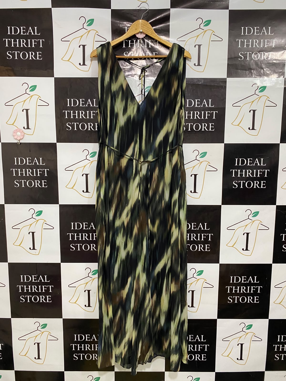 H&M |M| BUST 19| A47|  OLIVE AND ABSTRACT MULTI-PRINT TECHNICAL UTILITY MAXI DRESS