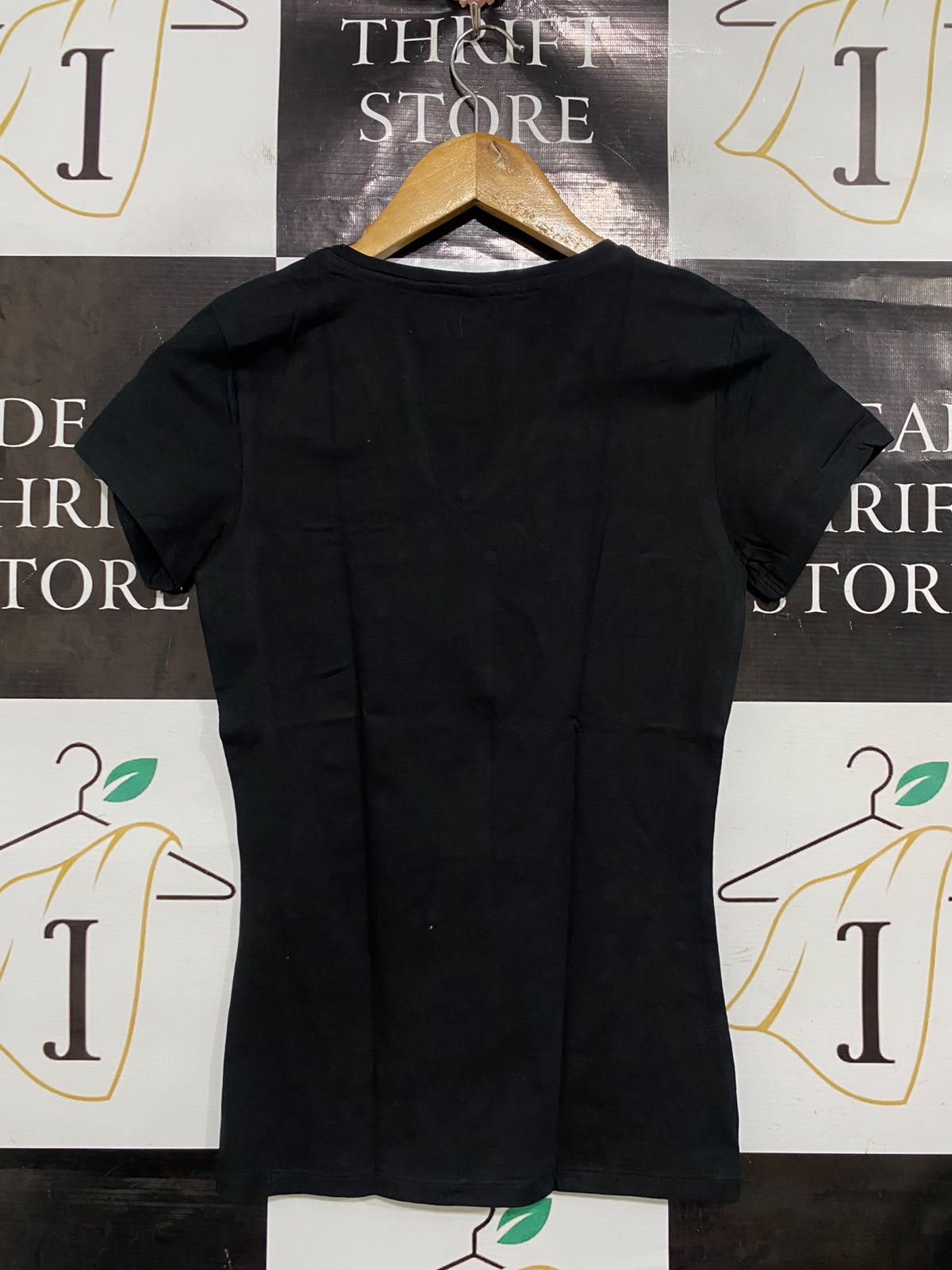 ANKO |S| BUST 14| A46| BLACK V-NECK TECHNICAL UTILITY TEE
