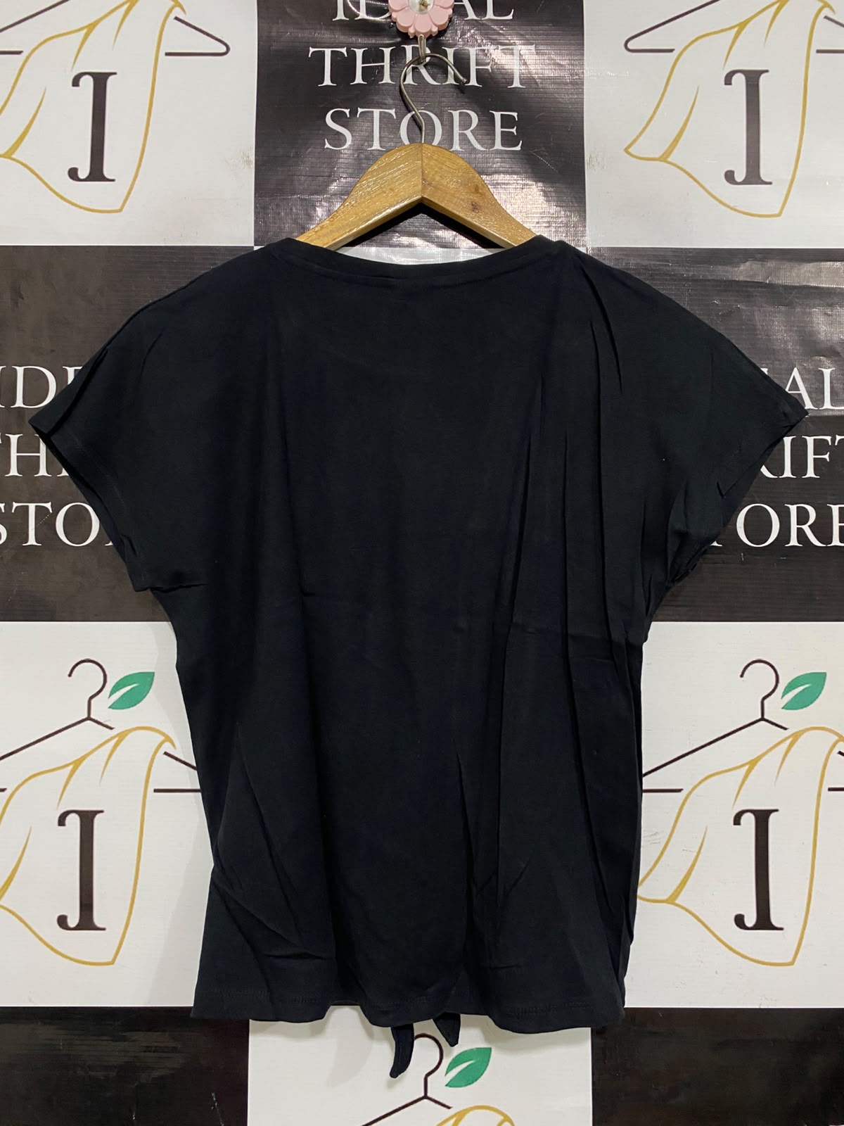 FRIEND |M| BUST 19| A46| BLACK FRIENDS GRAPHIC-PRINT TECHNICAL UTILITY TEE