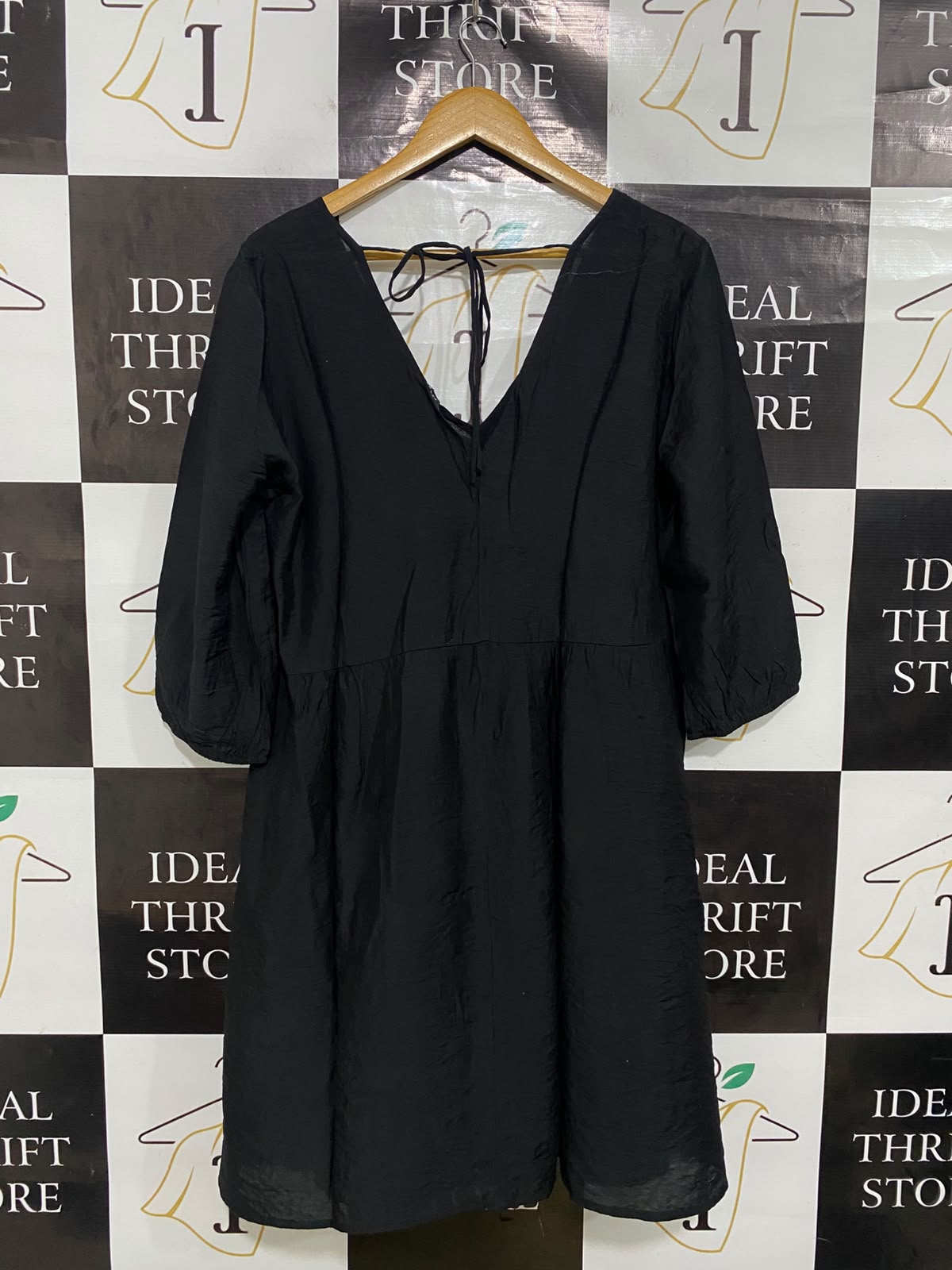 PEACOCKS |L| BUST 20| A46| BLACK V-NECK EMPIRE-WAIST TECHNICAL UTILITY DRESS