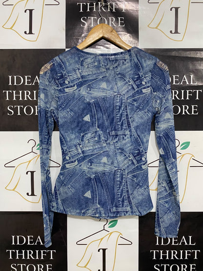 GUESS |M| BUST 15| A46| BLUE DENIM-PRINT RUCHED CUTOUT TECHNICAL UTILITY LONG-SLEEVE TOP