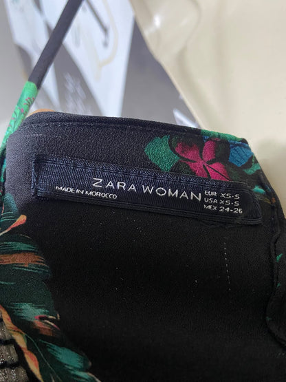 ZARA WOMAN |XS| BUST 16| A46| BLACK TROPICAL FLORAL-PRINT TIE-FRONT TECHNICAL UTILITY CROP TOP