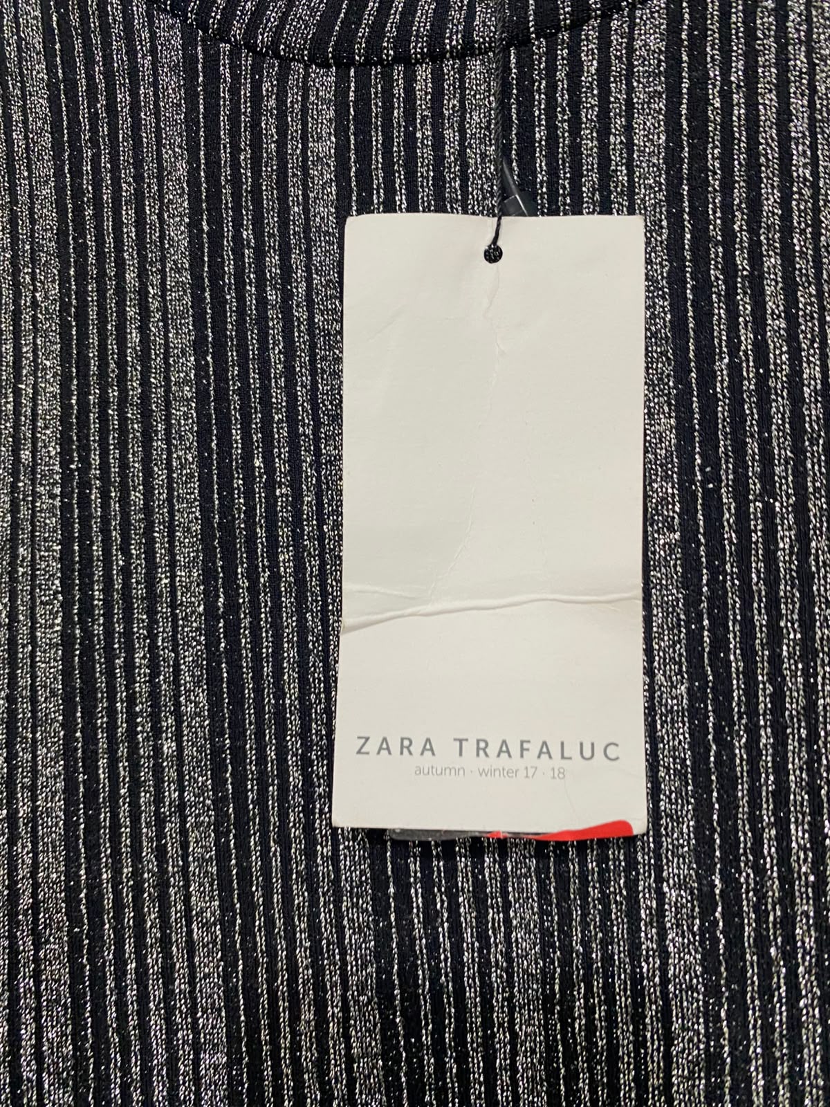ZARA TRAFALUC |M| BUST 21| A46| BLACK AND SILVER METALLIC STRIPED TECHNICAL UTILITY BOXEY TOP