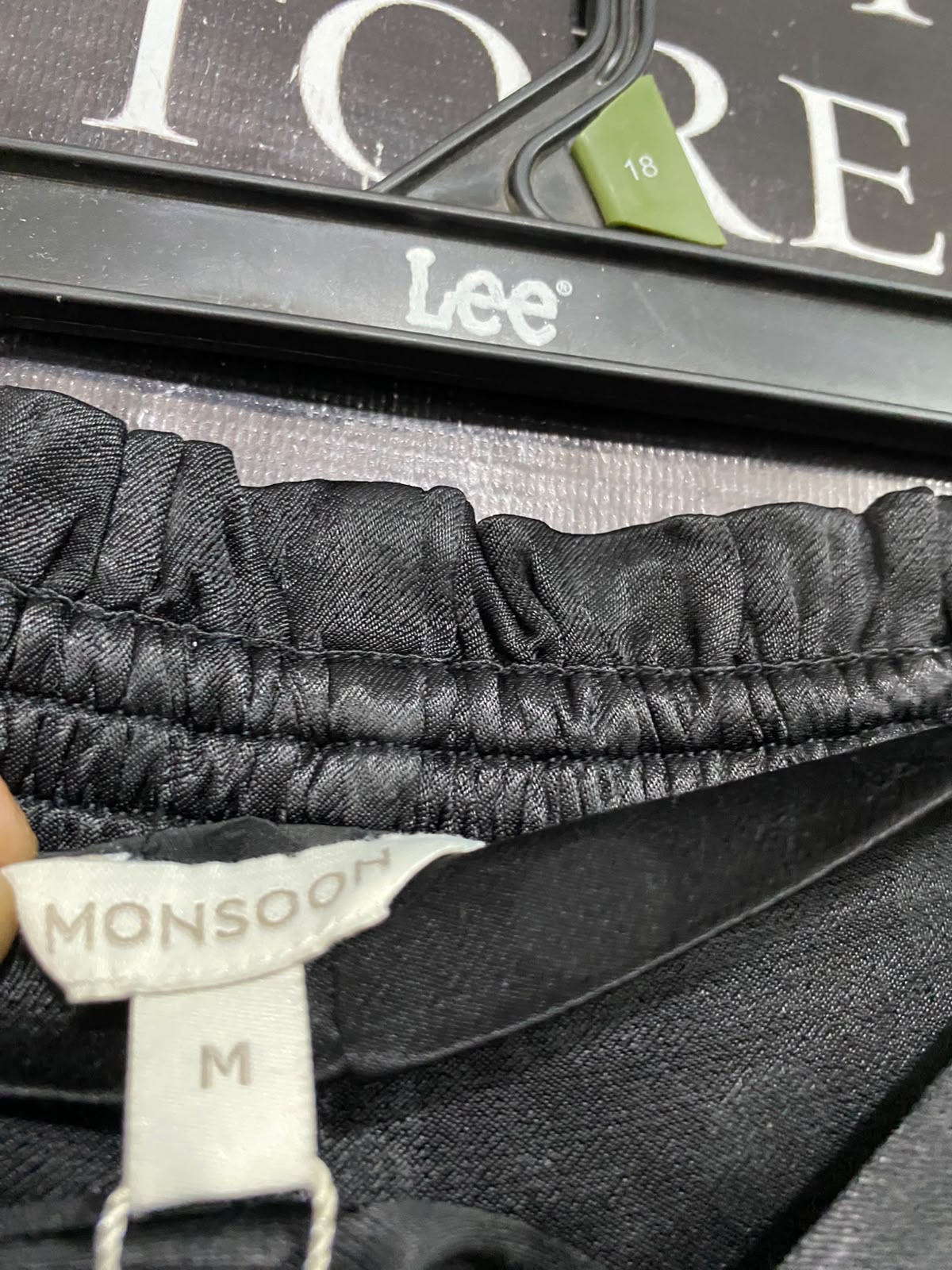MONSOON |M| WAIST 30| A46| BLACK MONSOON SATIN-FINISH TIE-WAIST WIDE-LEG TECHNICAL UTILITY PALAZZO PANTS