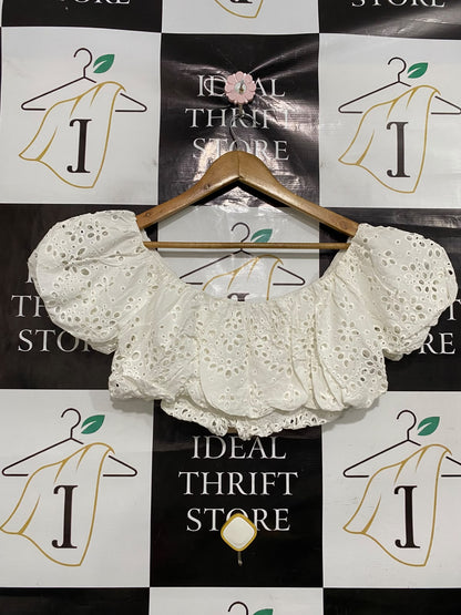 MESHKI |L| BUST 18| A46| WHITE EYELET EMBROIDERED OFF-SHOULDER TECHNICAL UTILITY CROP TOP