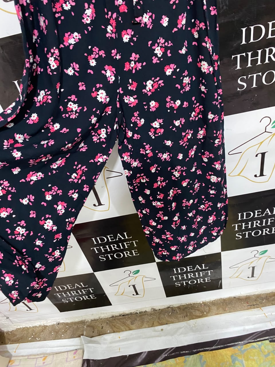 NEW LOOK |S| BUST 17| A48| BLACK FLORAL PRINT SHORT-SLEEVE TECHNICAL UTILITY MIDI DRESS