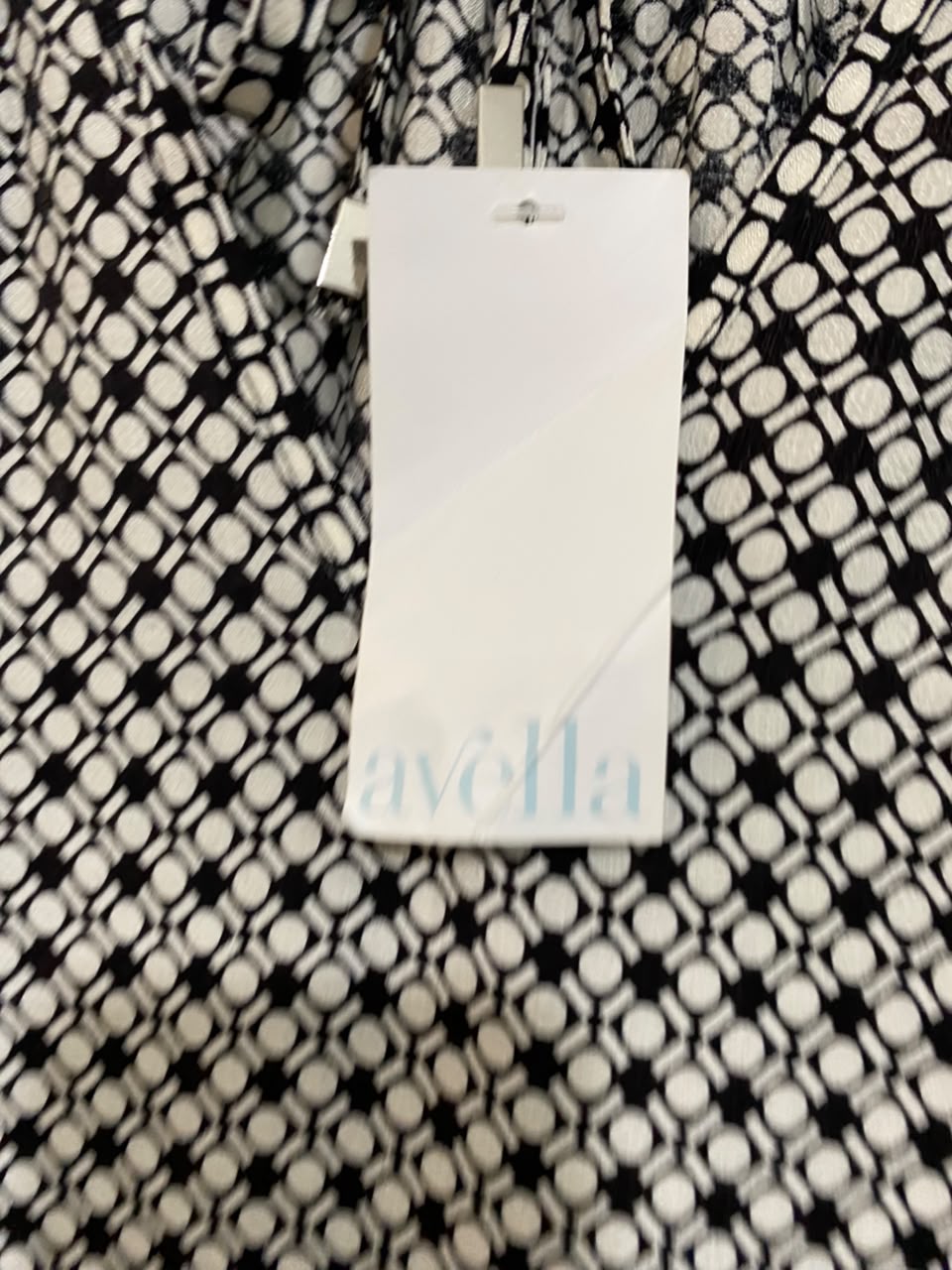 AVELLA |XL| BUST 26| A48| BLACK-AND-WHITE GEOMETRIC PRINT TIE-NECK TECHNICAL UTILITY BLOUSE