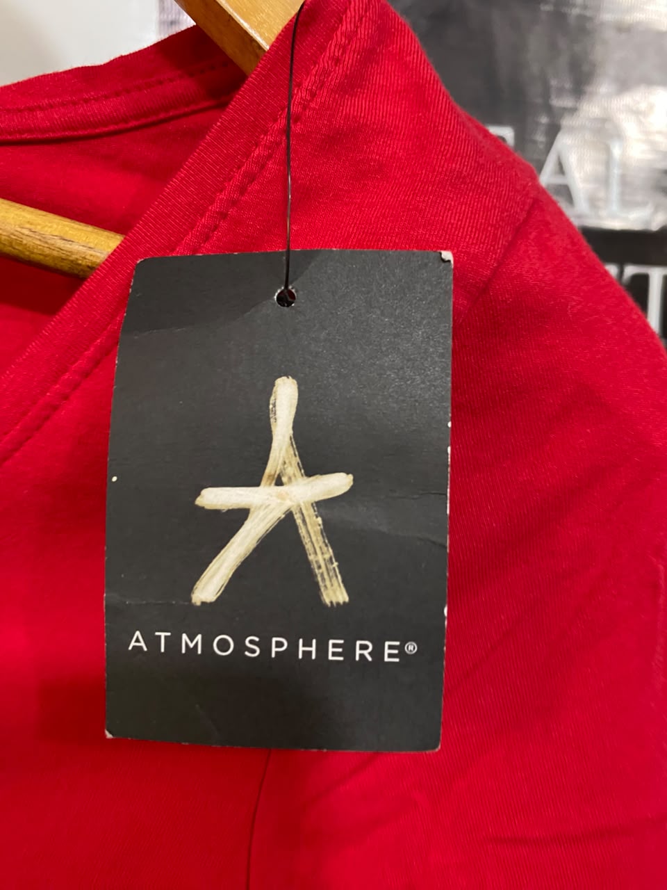 ATMOSPHERE |S| BUST 15| A48| RED V-NECK LONG-SLEEVE TECHNICAL UTILITY STRETCH TEE
