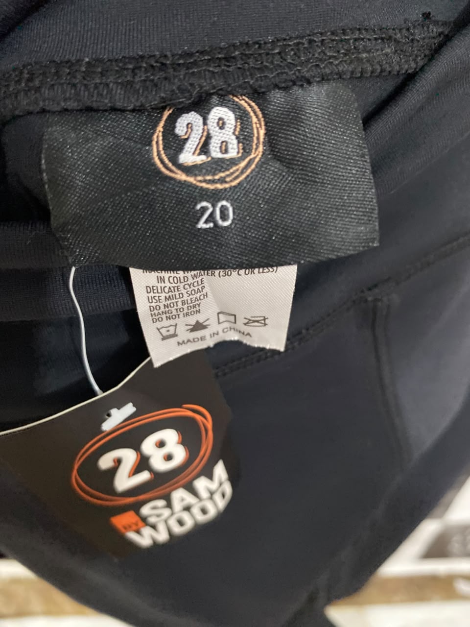 SAM WOOD |L| WAIST 32| A48| BLACK CROPPED TECHNICAL UTILITY LEGGINGS