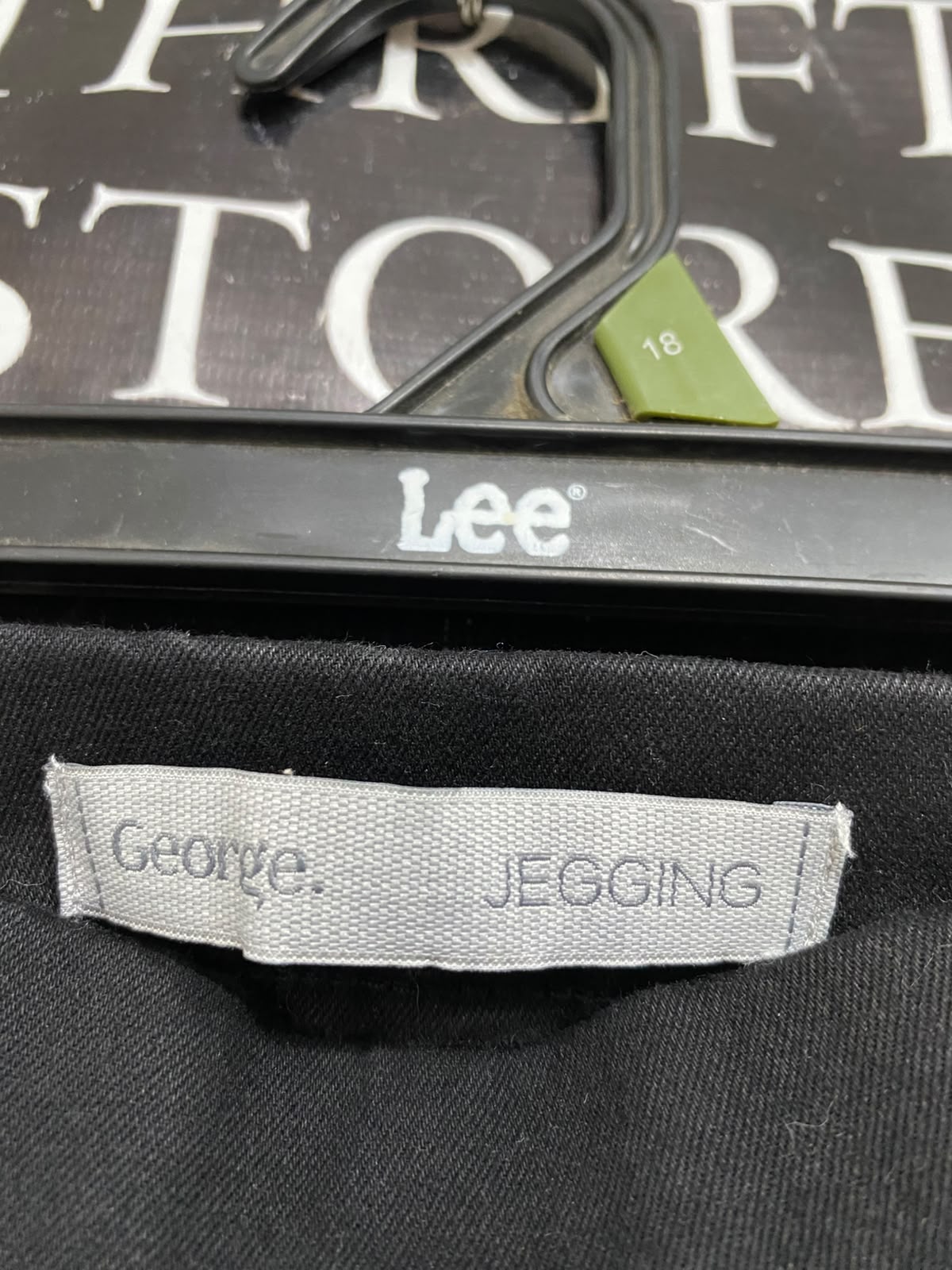 GEORGE |L| WAIST 30| A48| BLACK STRETCH TECHNICAL UTILITY JGGINGS