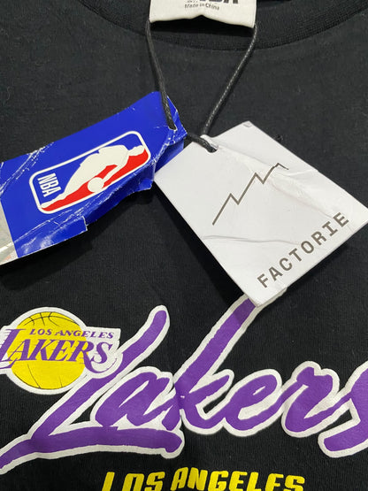 NBA |S| BUST 24| A47| BLACK LOS ANGELES LAKERS NBA TECHNICAL UTILITY TEE