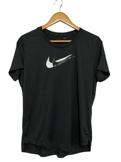 NIKE |L| BUST 20| A49| BLACK NIKE SWOOSH GRAPHIC TECHNICAL UTILITY T-SHIRT