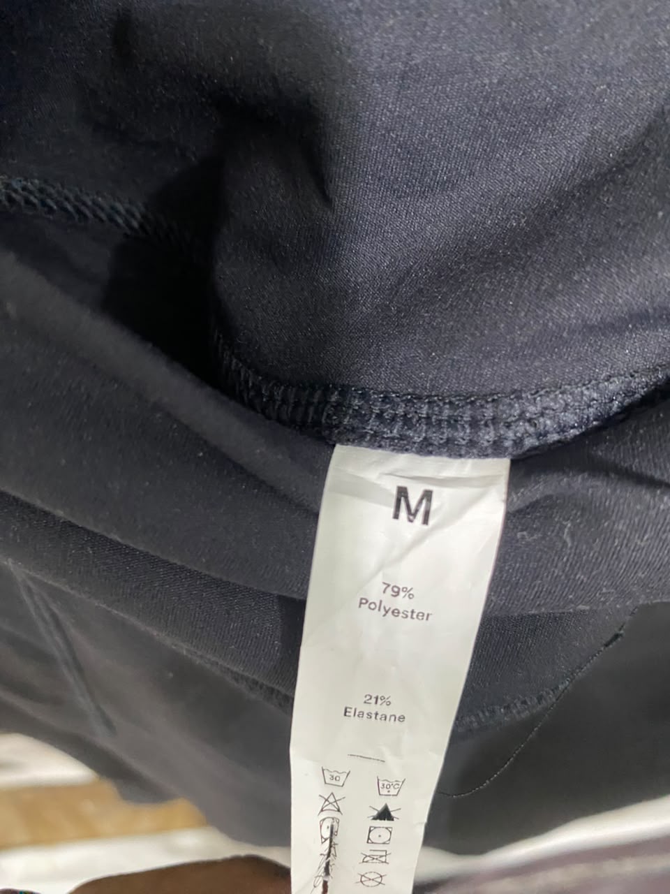 |M| WAIST 26| A49| SOLID BLACK CROSSOVER-WAIST TECHNICAL UTILITY WIDE-LEG PANTS