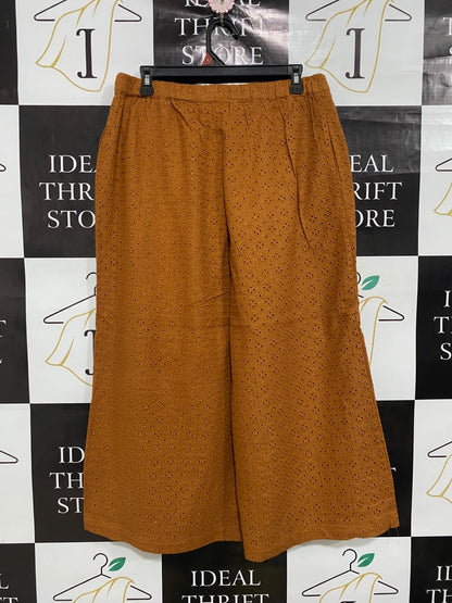 TALISMAN |L| WAIST 32| A49| CARAMEL BROWN EYEYLET EMBROIDERED TECHNICAL UTILITY CULOTTES