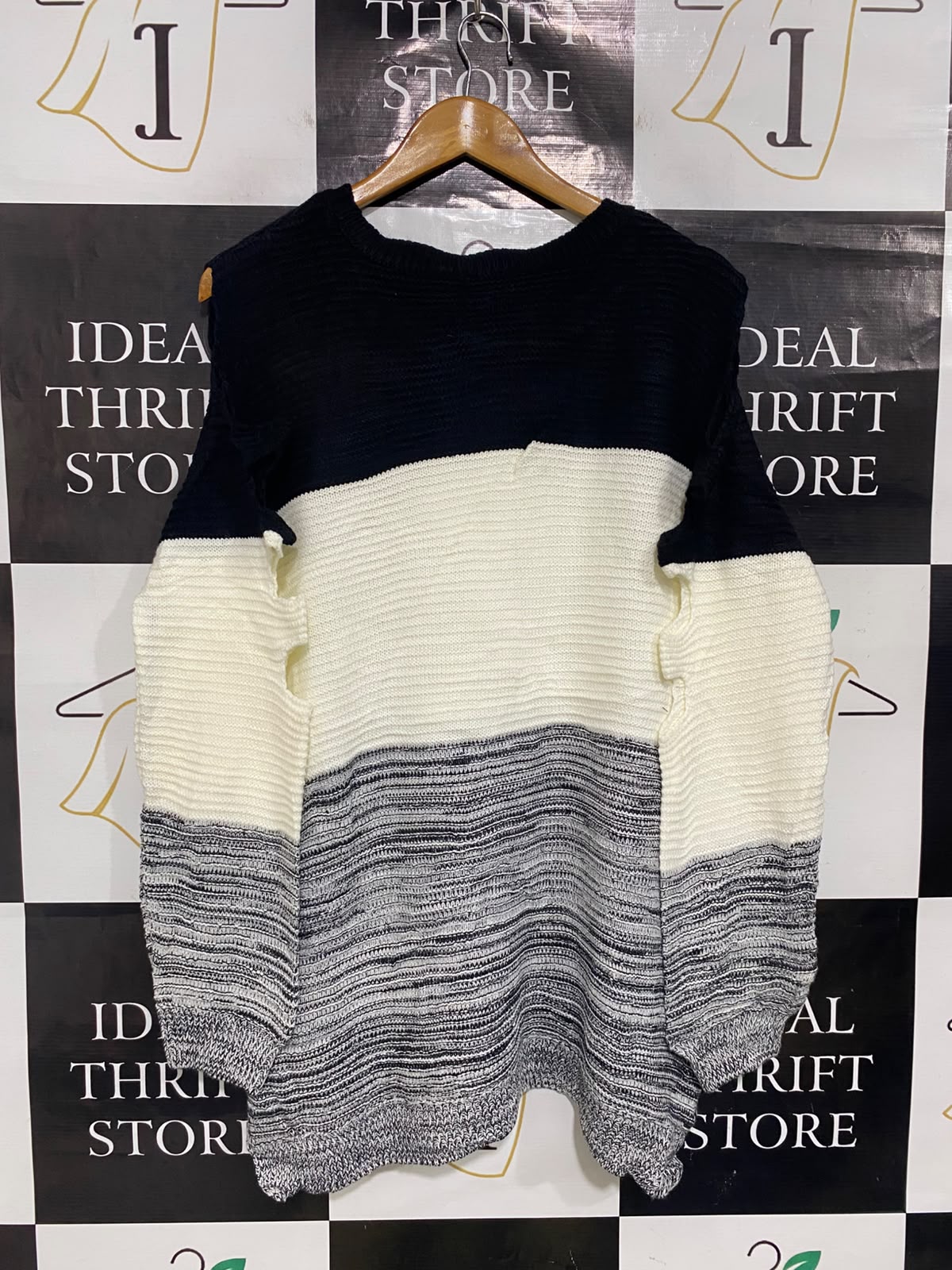 PRIMARK |L| BUST 24| A48| COLORBLOCK DISTRESSED-SLEEVE TECHNICAL UTILITY SWEATER
