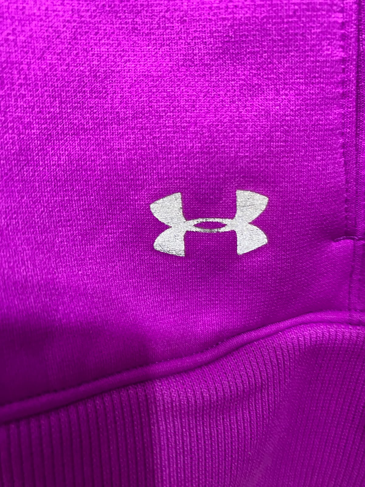 UNDER ARMOUR |M| BUST 19| A48| VIBRANT MAGENTA TECHNICAL UTILITY HOODIE