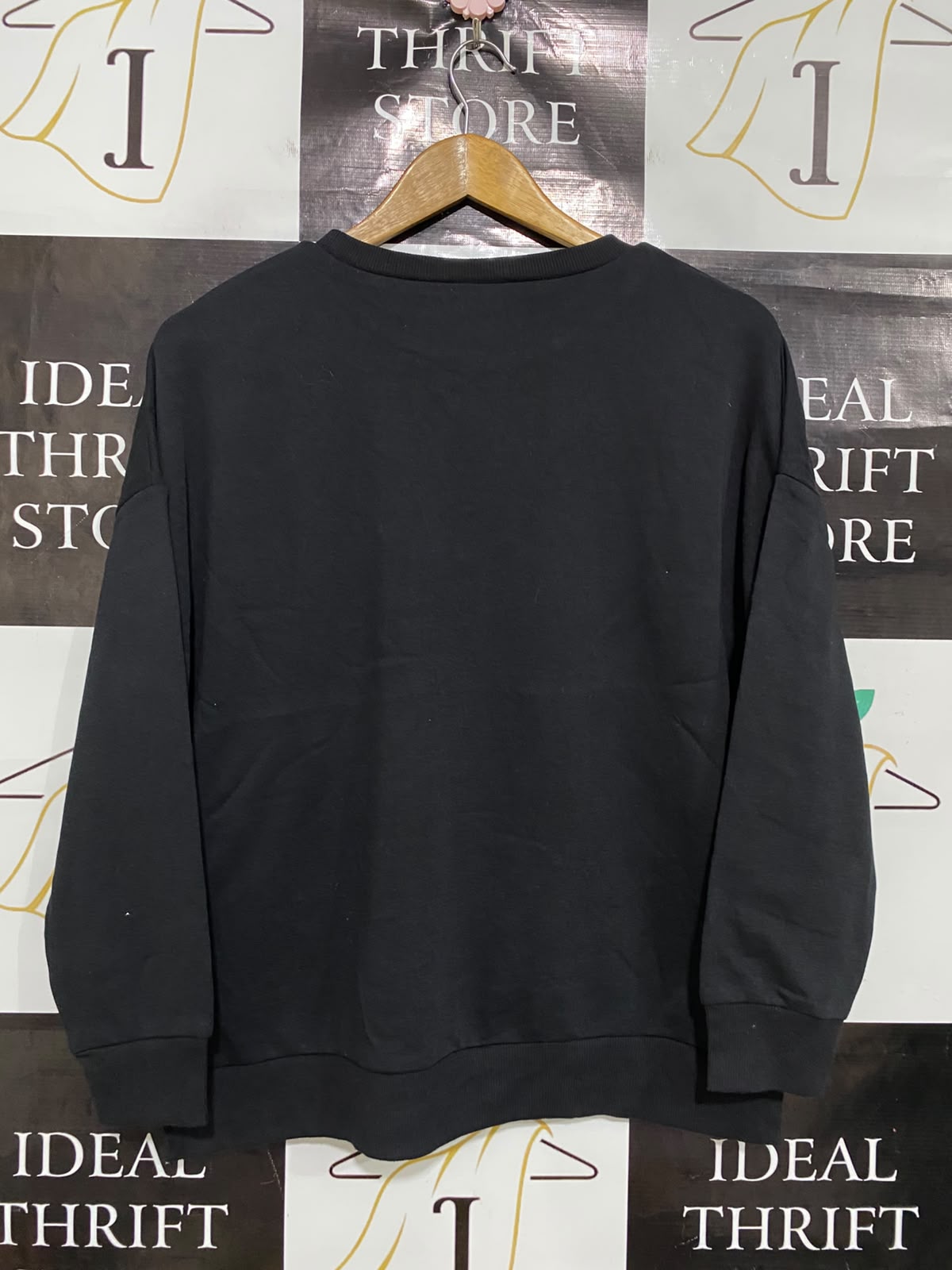 FRIENDS |M| BUST 26| A48| SOLID BLACK "FRIENDS" LOGO GRAPHIC TECHNICAL UTILITY SWEATSHIRT