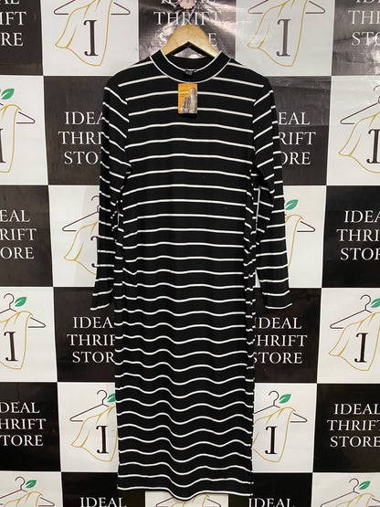 SHEIN |XL| BUST 19| A48| BLACK-AND-WHITE STRIPED MOCK-NECK TECHNICAL UTILITY MIDI DRESS