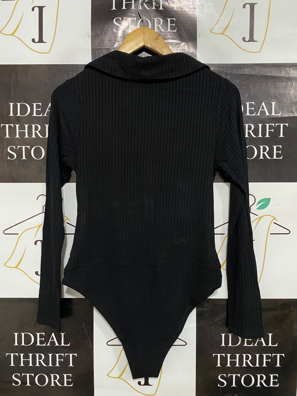 SELECT |L| BUST 16| A48| SOLID BLACK RUFFLED COLLARED TECHNICAL UTILITY BODYSUIT