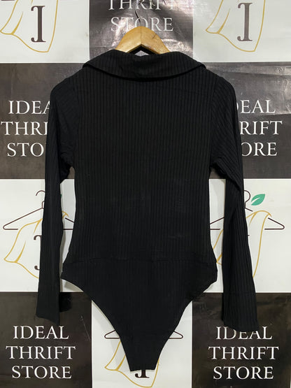 SELECT |L| BUST 16| A48| SOLID BLACK RUFFLED COLLARED TECHNICAL UTILITY BODYSUIT