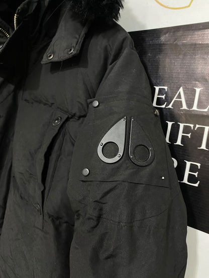 MOOSE KNUCKLES |S| BUST 23| A24| SOLID BLACK FUR-TRIMMED HOODED TECHNICAL UTILITY PARKA JACKET