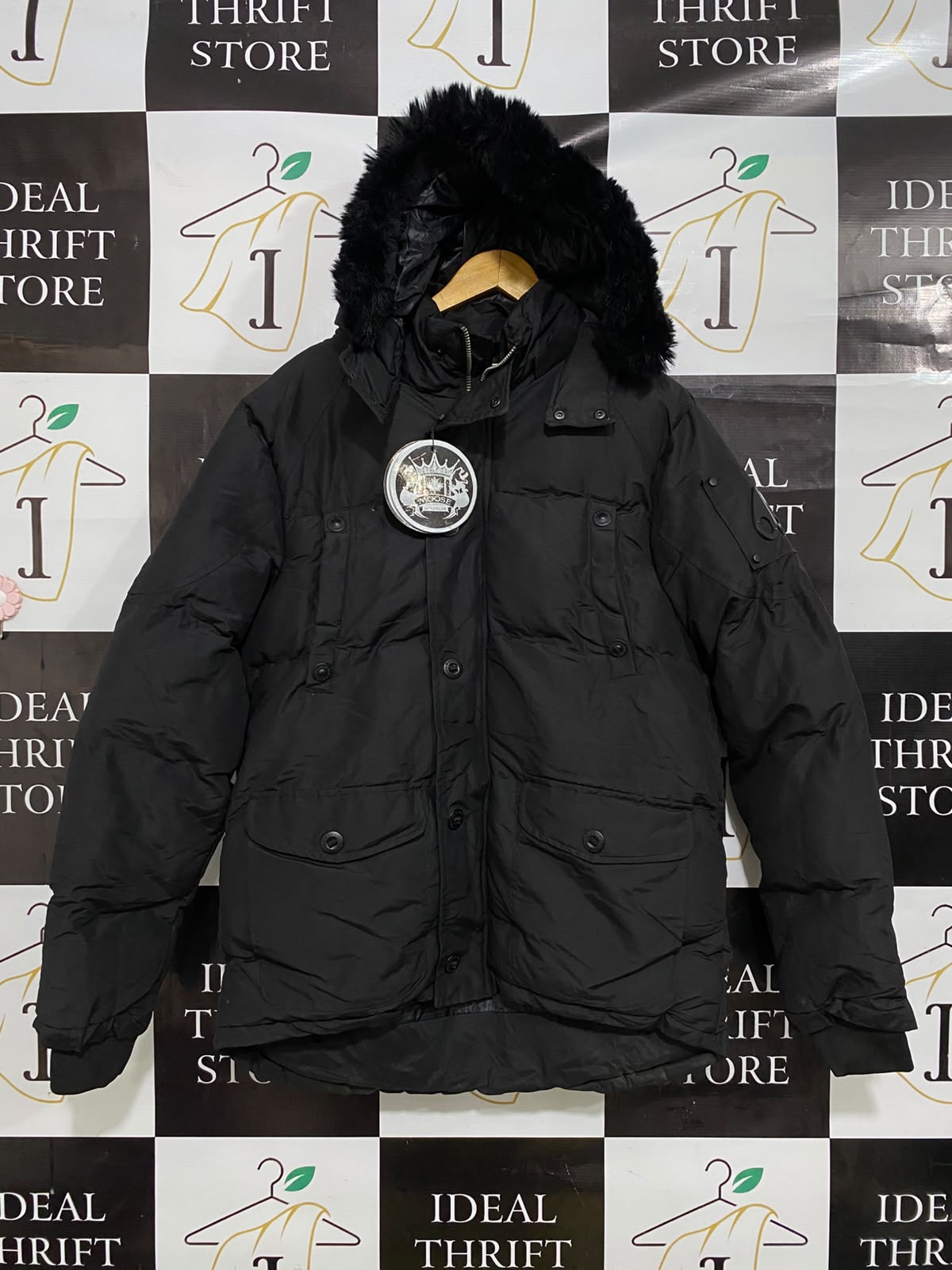 MOOSE KNUCKLES |S| BUST 23| A24| SOLID BLACK FUR-TRIMMED HOODED TECHNICAL UTILITY PARKA JACKET