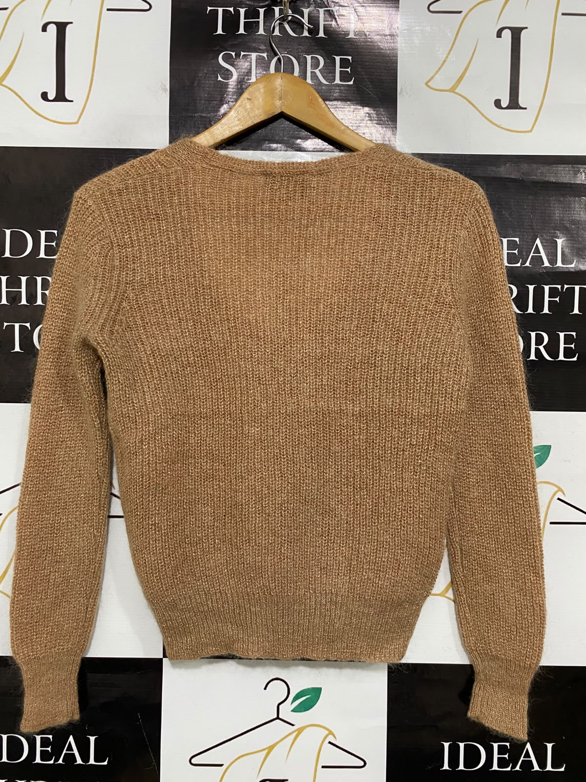 KOOKAI |S| BUST 17| A50| CAMEL POINTELLE V-NECK TECHNICAL UTILITY SWEATER