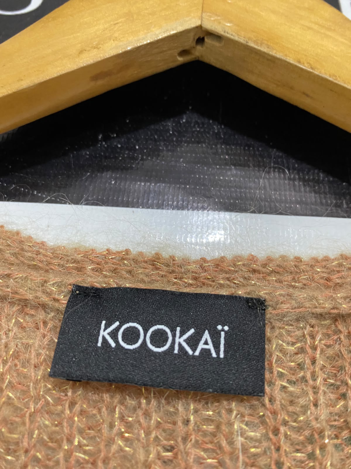 KOOKAI |S| BUST 17| A50| CAMEL POINTELLE V-NECK TECHNICAL UTILITY SWEATER