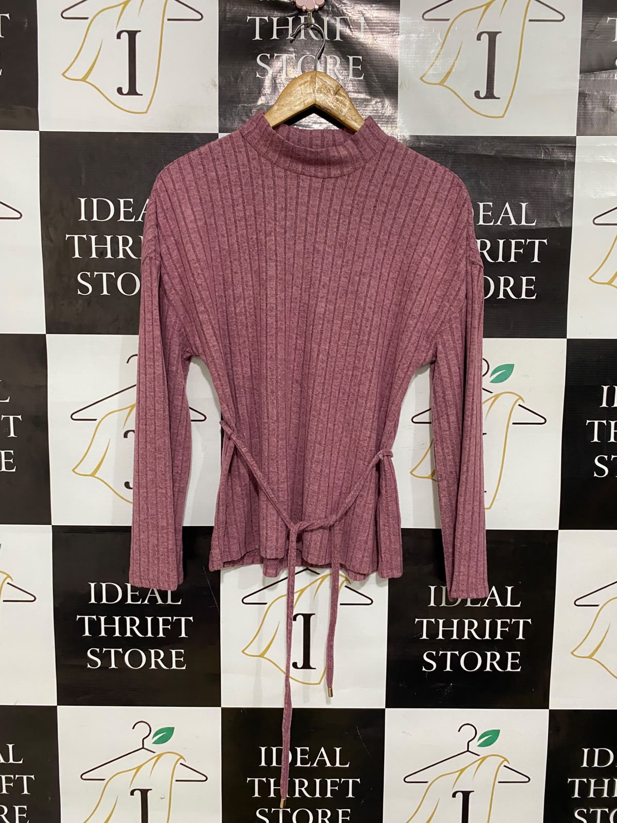 RIB=VER ISLAND |M| BUST 19| A50| DUSTY ROSE RIBBED MOCK-NECK TIE-WAIST TECHNICAL UTILITY TOP