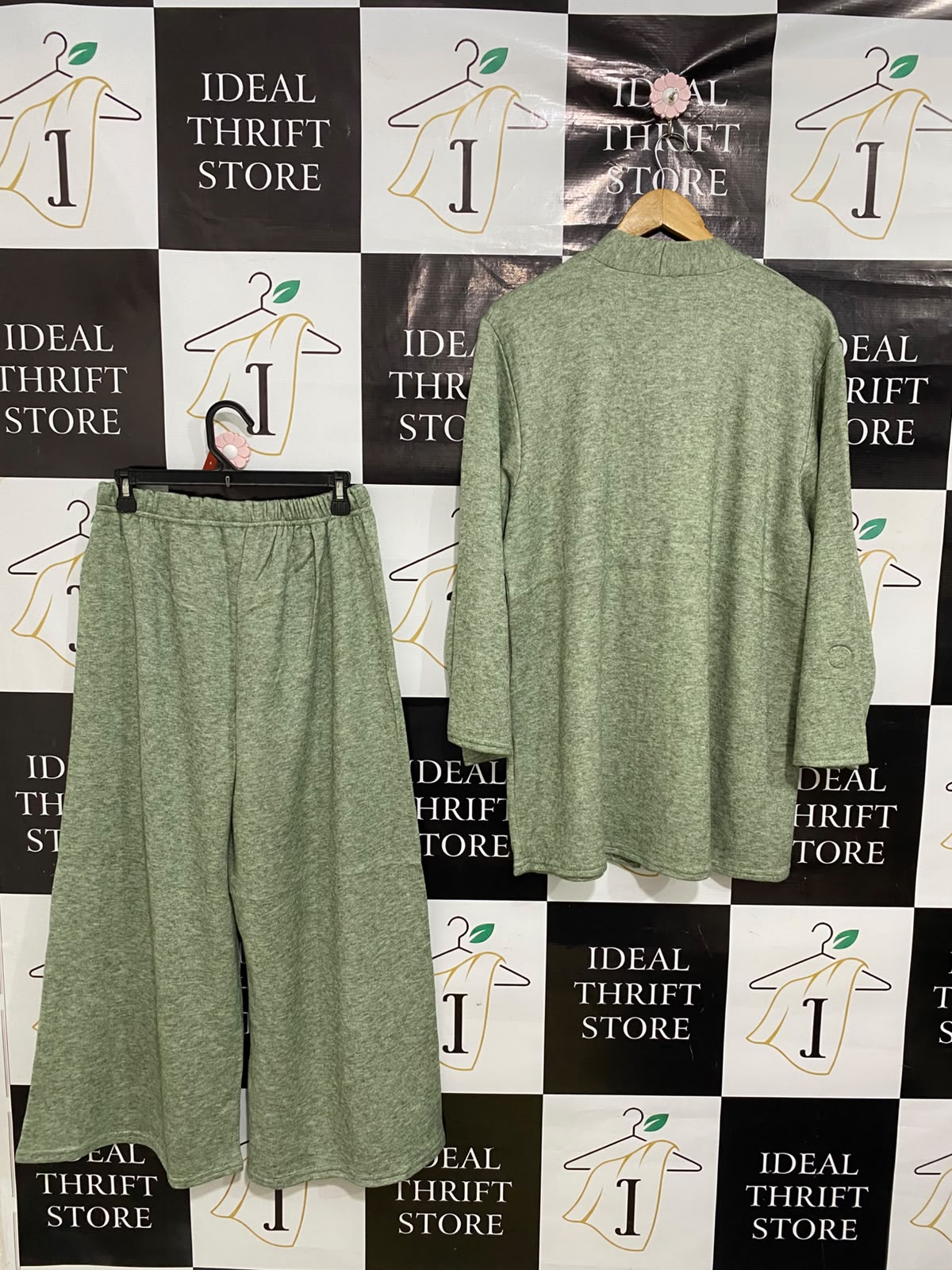 FABRIQUE EN FRANCE |M| A50| SAGE GREEN HEATHERED BUTTON-UP CARDIGAN AND WIDE-LEG PANTS TECHNICAL UTILITY SET