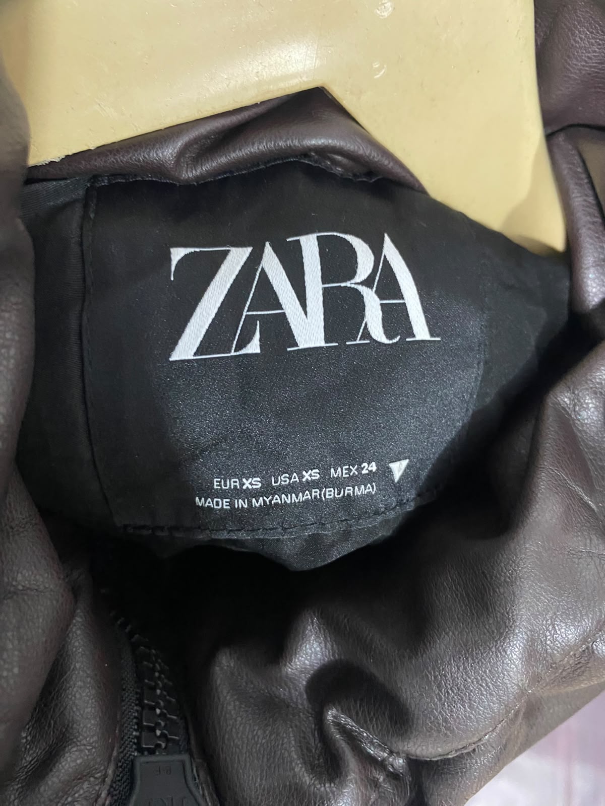 ZARA |XS| BUST 20| A50| DARK BROWN FAUX LEATHER PUFFER VEST WITH STAND COLLAR