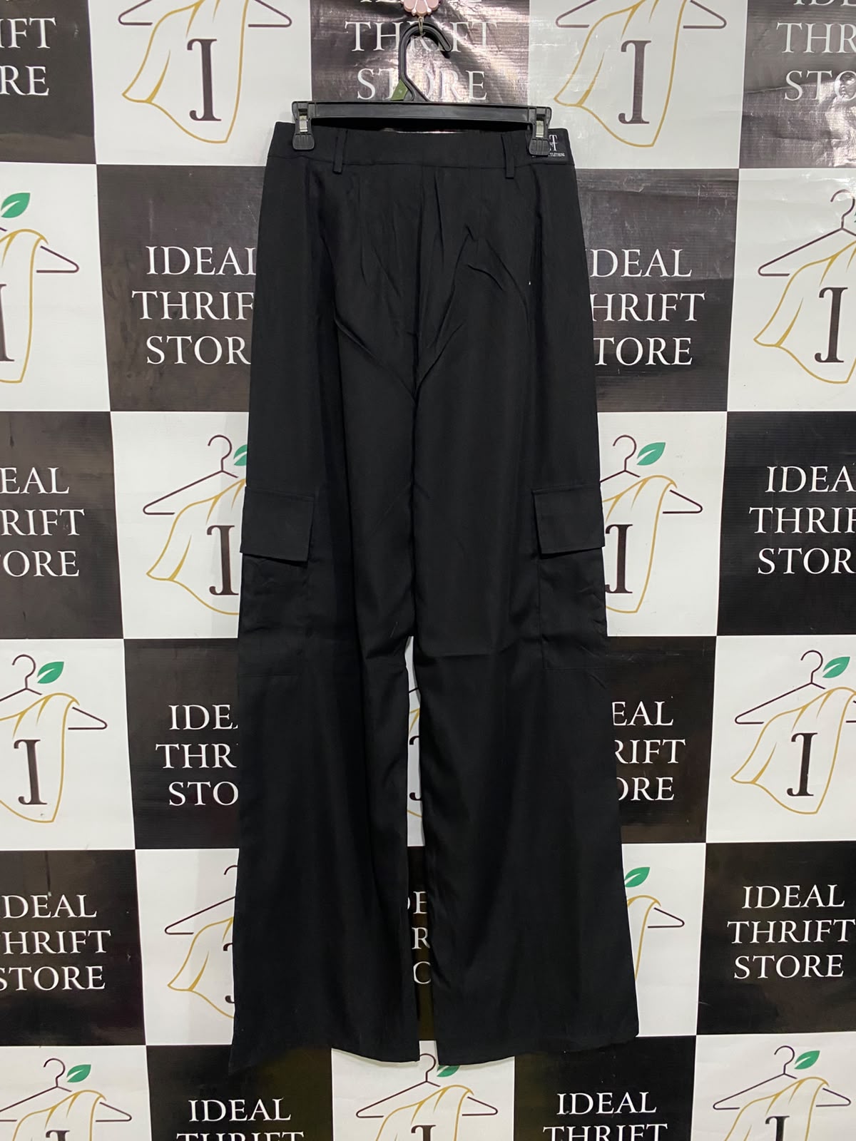 PRETTYLITTLE THING |M| WAIST 28| A50| BLACK WIDE-LEG CARGO PANTS WITH FLAP POCKETS