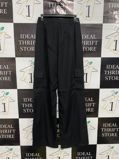 PRETTYLITTLE THING |M| WAIST 28| A50| BLACK WIDE-LEG CARGO PANTS WITH FLAP POCKETS