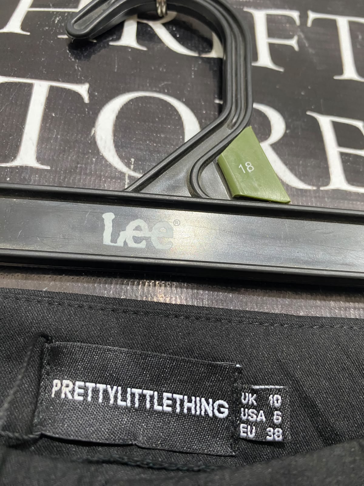 PRETTYLITTLE THING |M| WAIST 28| A50| BLACK WIDE-LEG CARGO PANTS WITH FLAP POCKETS