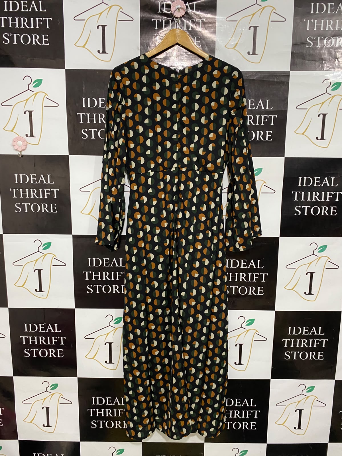 IZABEL |M| BUST 18| A50| BLACK GEOMETRIC PRINT V-NECK TECHNICAL UTILITY MIDI DRESS