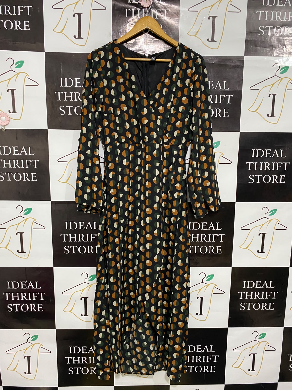 IZABEL |M| BUST 18| A50| BLACK GEOMETRIC PRINT V-NECK TECHNICAL UTILITY MIDI DRESS