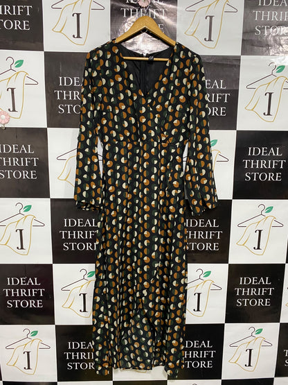 IZABEL |M| BUST 18| A50| BLACK GEOMETRIC PRINT V-NECK TECHNICAL UTILITY MIDI DRESS