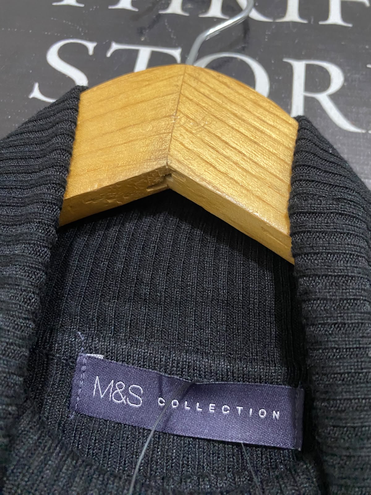 M&S |XS| BUST 13| A52| BLACK M&S TURTLENECK RIBBED TECHNICAL UTILITY TOP
