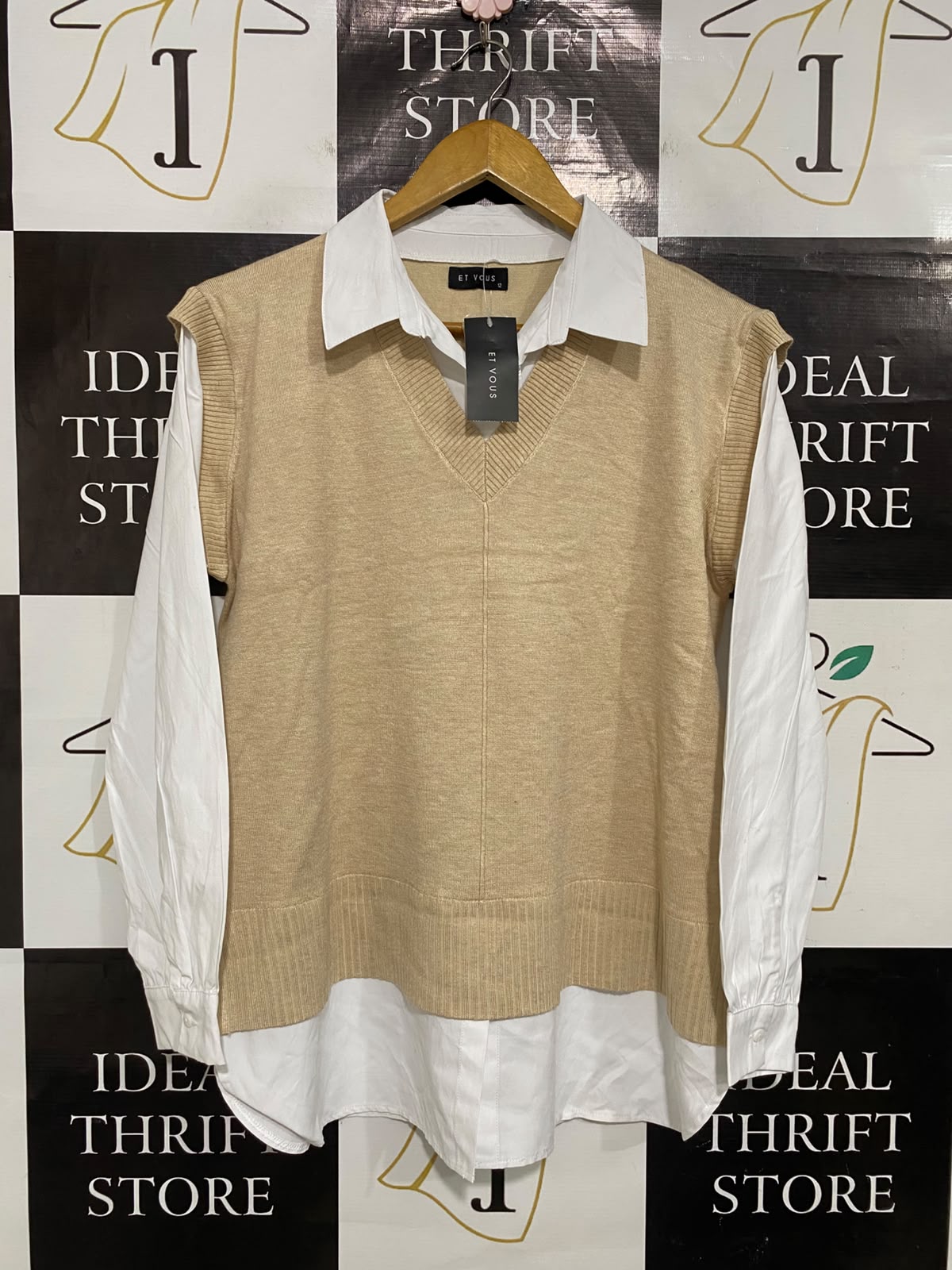 ET VOUS |M| BUST 22| A52| CAMEL AND WHITE LAYERED-LOOK TECHNICAL UTILITY SWEATER VEST TOP