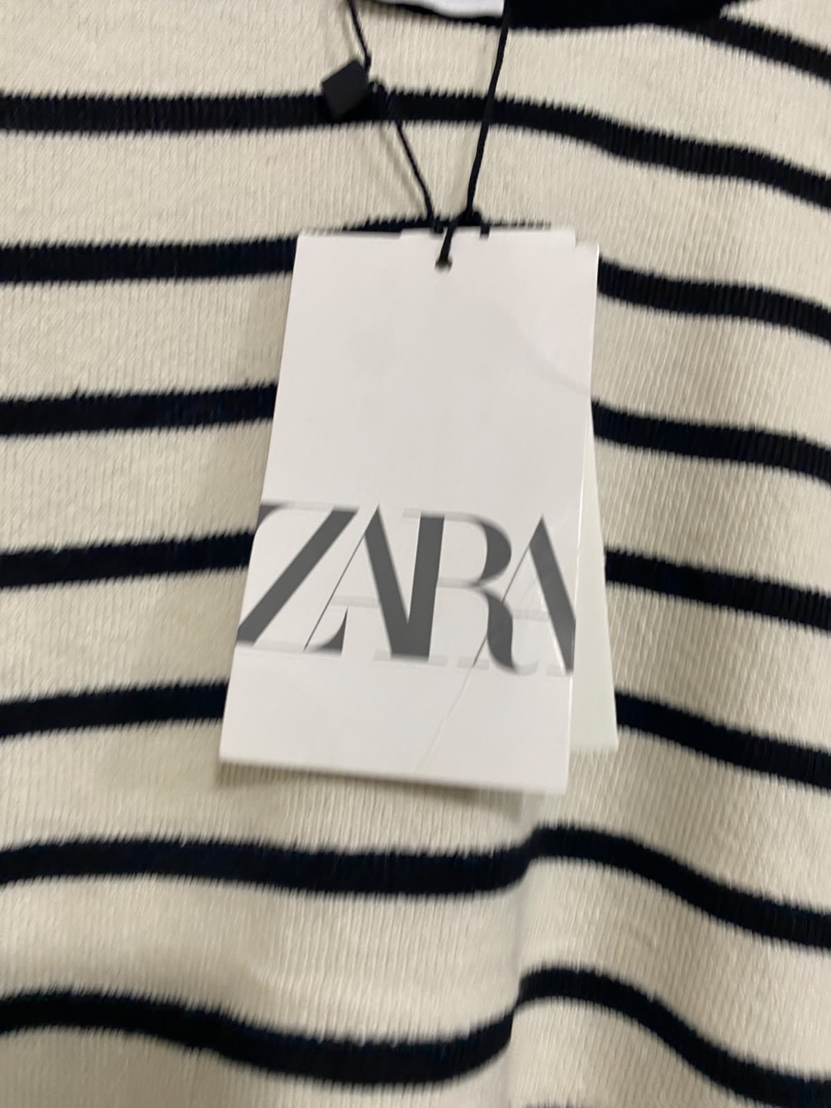 ZARA |S| BUST 17| A51| BLACK-AND-WHITE STRIPED CREW-NECK TECHNICAL UTILITY LONGSLEEVE TOP