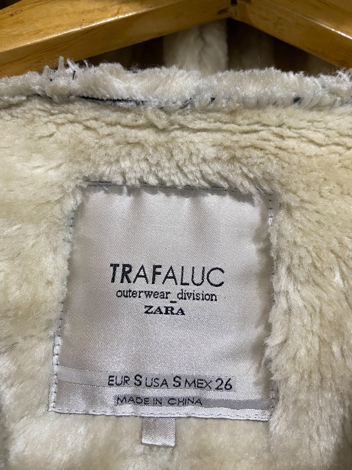 ZARA |S| BUST 17| A51| BLACK LEATHER-EFFECT SHEARLING-LINED TECHNICAL UTILITY HOODED JACKET