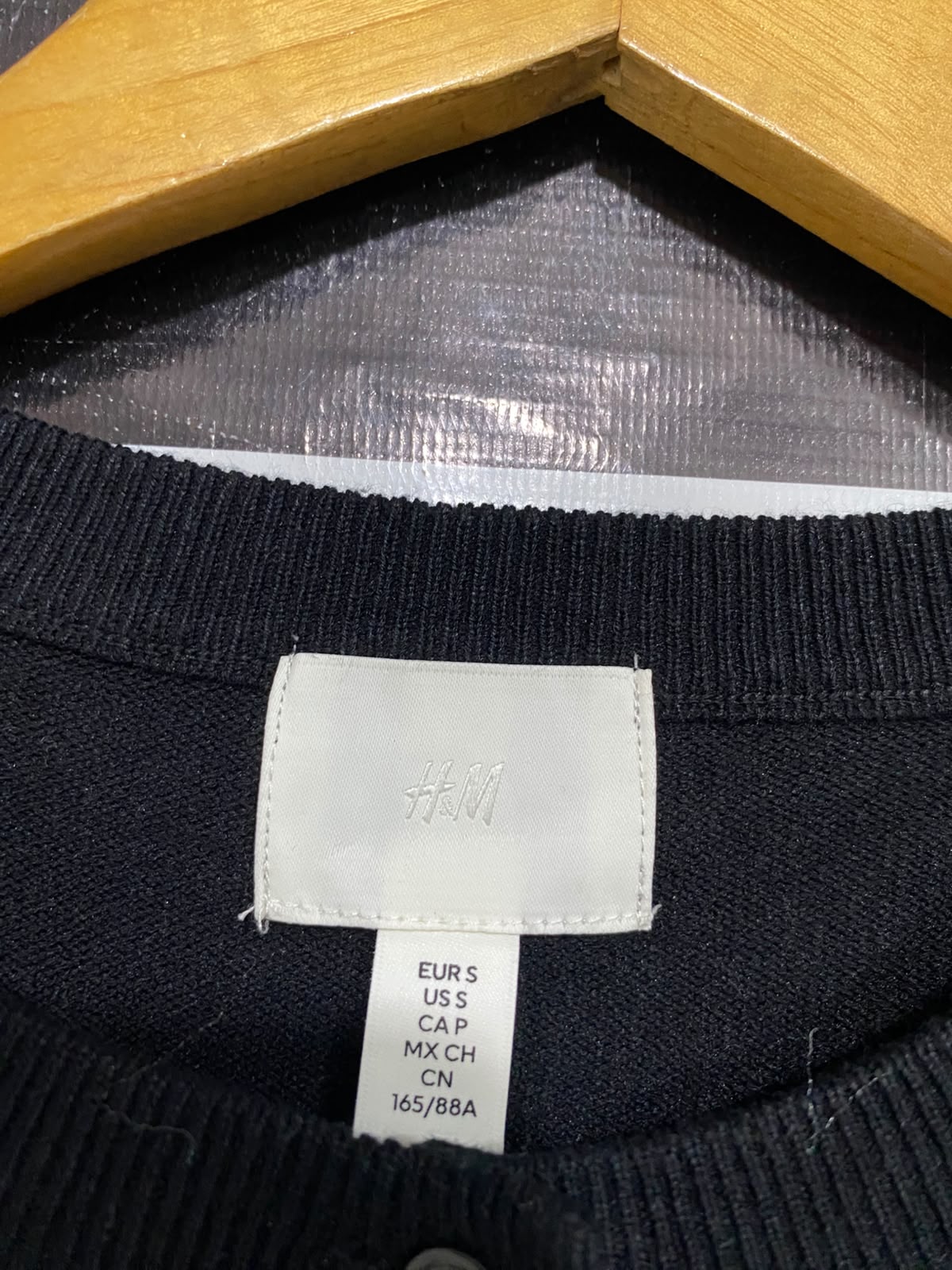 H&M |S| BUST 19| A51| BLACK-AND-WHITE STRIPED BUTTON-UP TECHNICAL UTILITY CARDIGAN