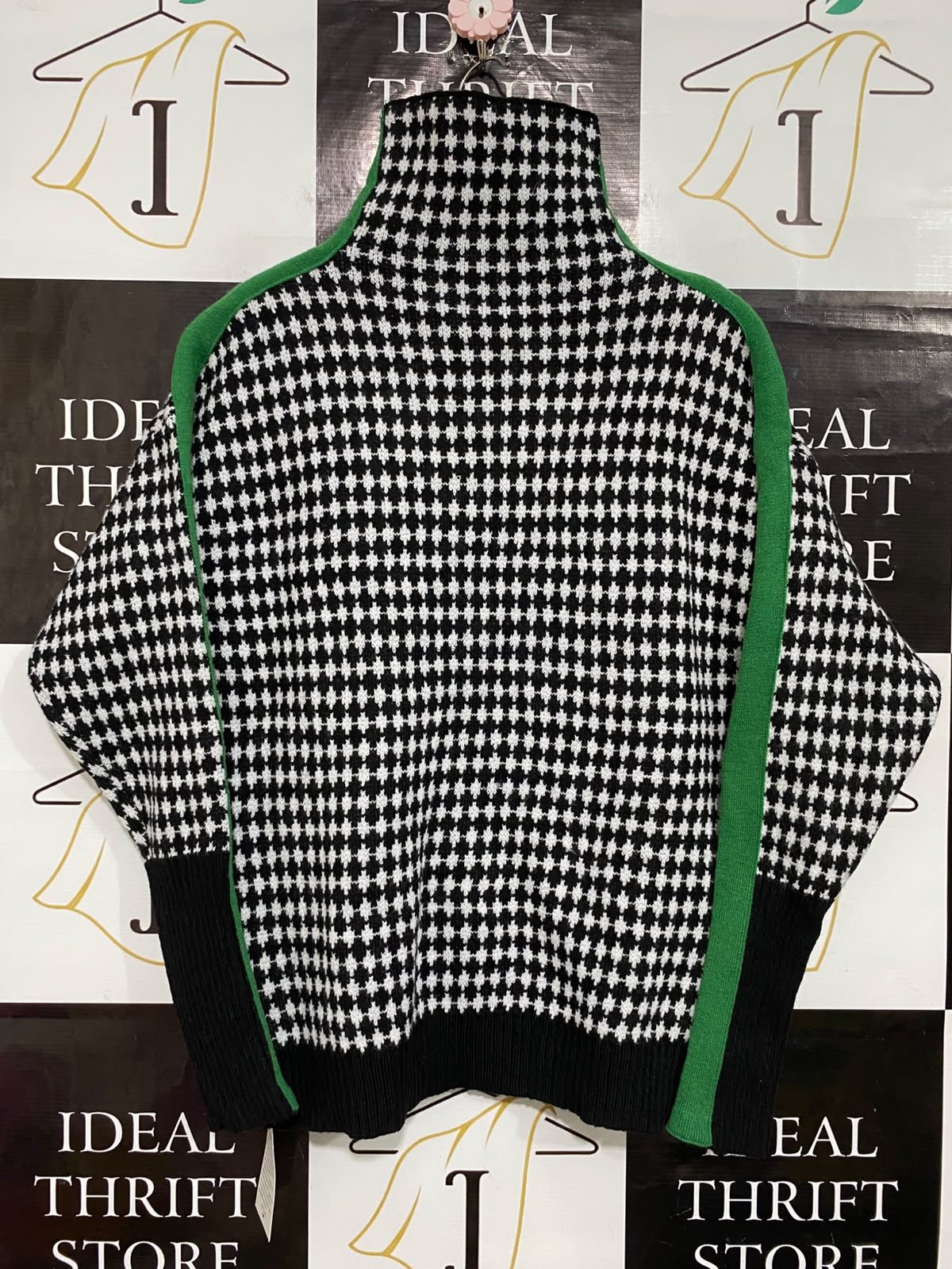 |L| BUST 21| A53| BLACK AND WHITE HOUNDSTOOTH GREEN-TRIM TURTLENECK TECHNICAL UTILITY SWEATER