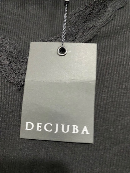 DECJUBA |S| BUST 15| A53| BLACK DECJUBA LACE-TRIM RIBBED TECHNICAL UTILITY T-SHIRT