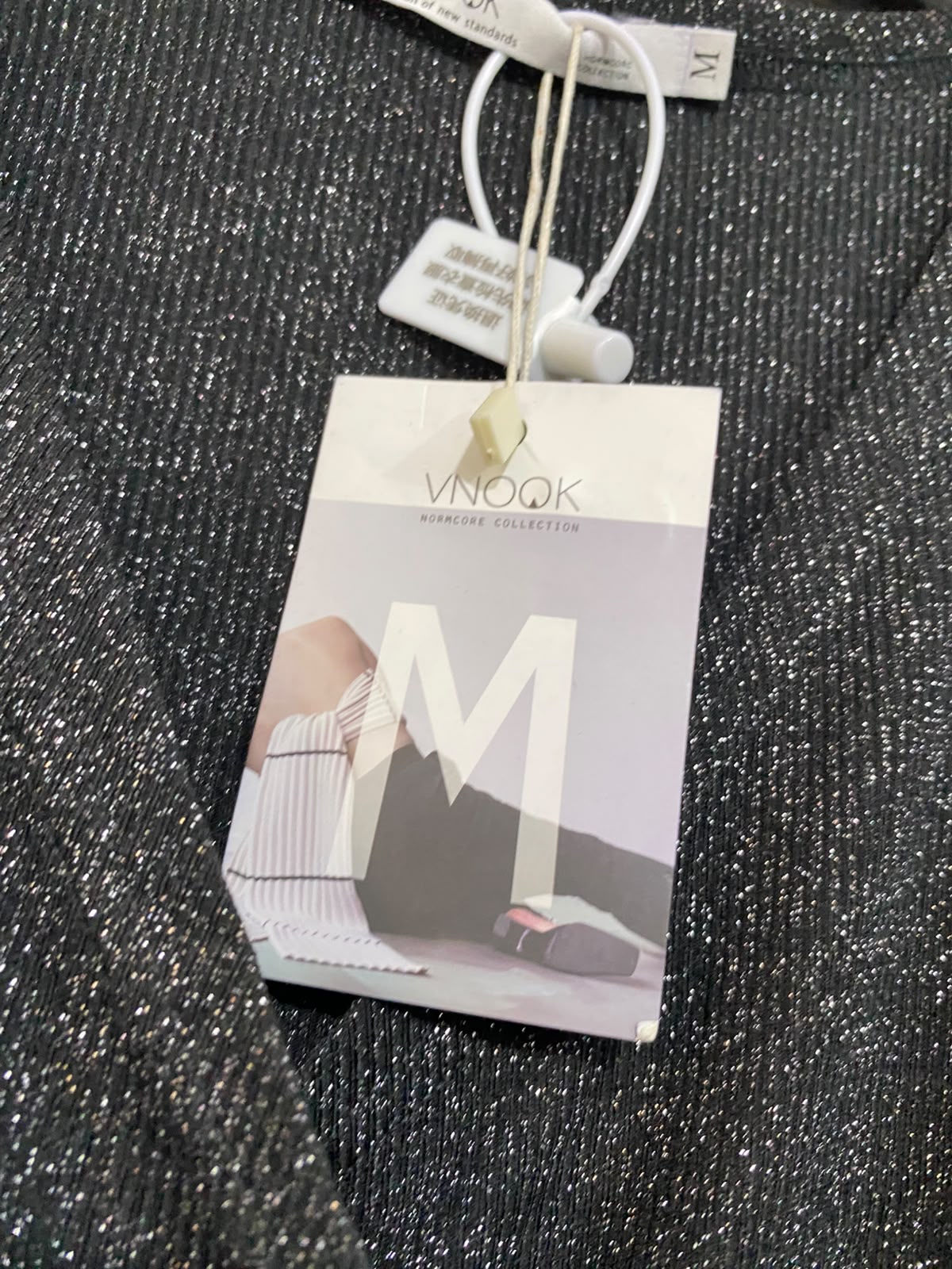 VNOOK |M| BUST 16| A53| BLACK METALLIC WRAP-FRONT V-NOOK TECHNICAL UTILITY TOP